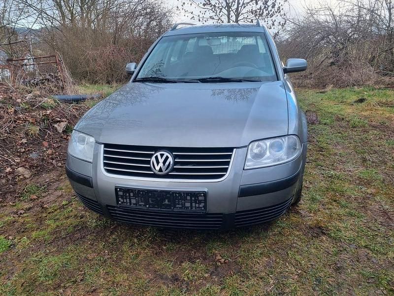 Gebraucht VW Passat Basis 116 PS (85 kW) 2001 Silber Kombi