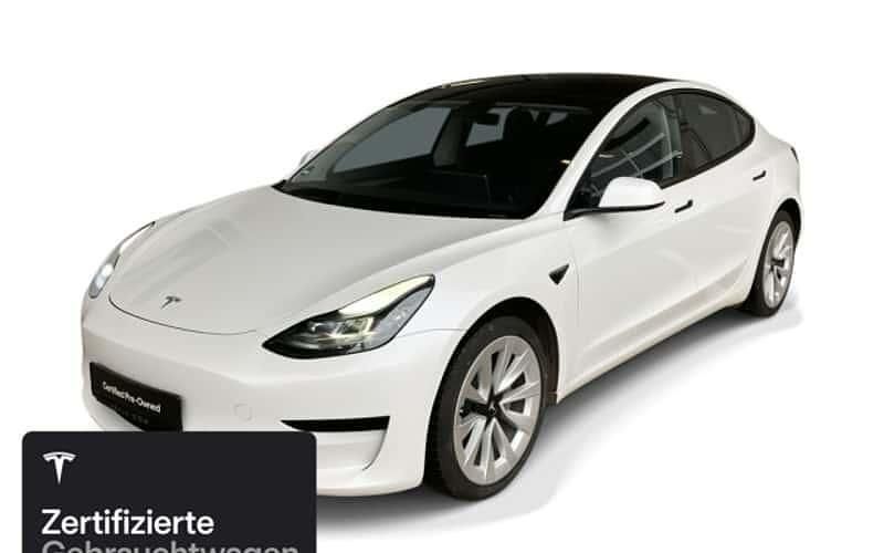 Weiß Gebraucht 2022 Tesla Model 3 RWD Limousine | 28.300 € (Etwas zu teuer) - Bild 1/4