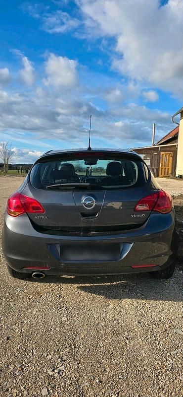 Gebraucht Opel Astra 140 PS (102 kW) 2010 Grau Kleinwagen