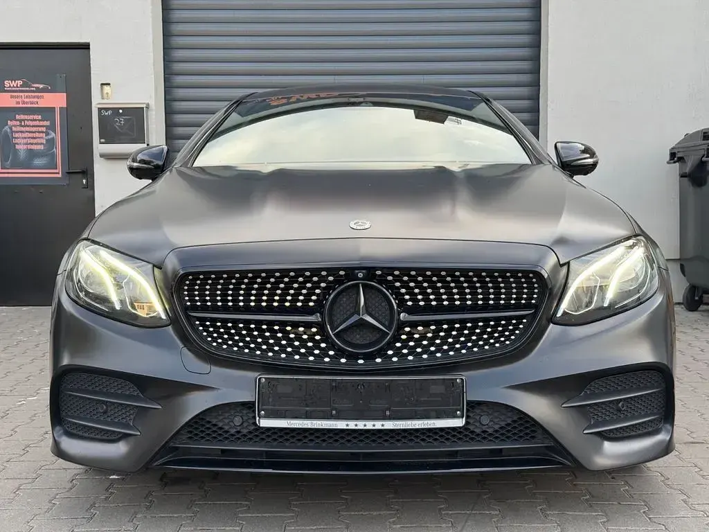 Gebraucht Mercedes E200 AMG line 184 PS (135 kW) 2017 Schwarz Coupé