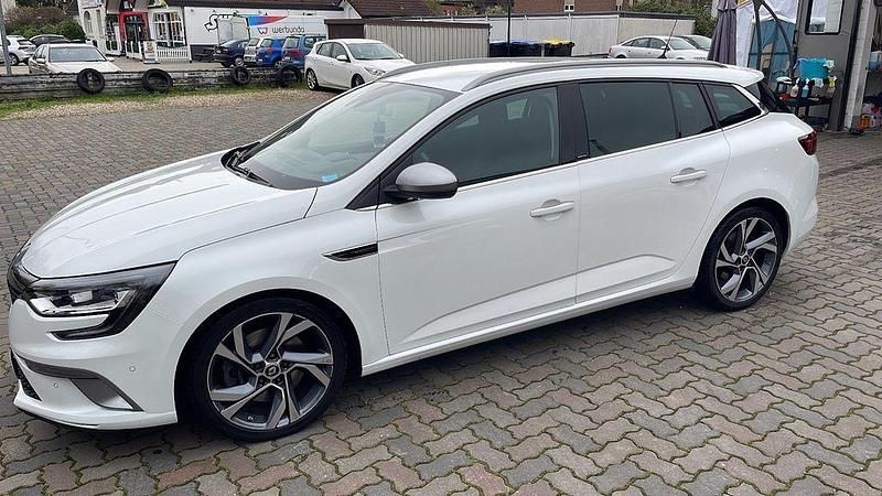 Weiß Gebraucht 2018 Renault Mégane GT GT Coupé | 13.899 € (Fairer Preis) - Bild 1/4