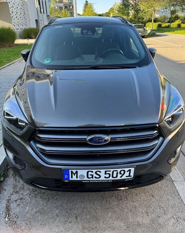 Grau Gebraucht 2018 Ford Kuga ST-Line SUV | 11.190 € (Superpreis) - Bild 1/4
