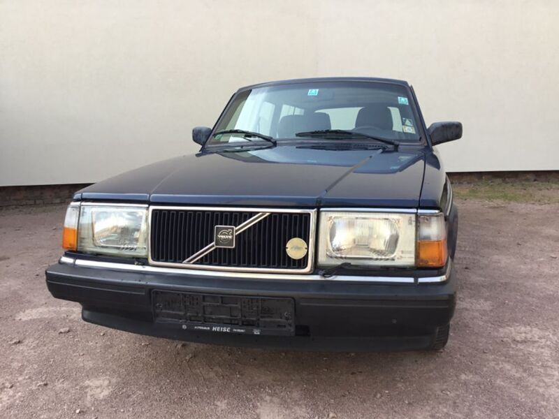 Blau Gebraucht 1993 Volvo 240 Limousine | 3.950 € - Bild 1/4