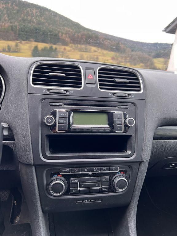 Gebraucht VW Golf VI 122 PS (89 kW) 2010 Grau Kleinwagen