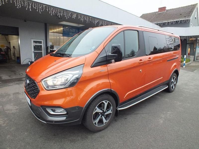 Orange Gebraucht 2023 Ford Tourneo Active Van / Kleinbus | 41.900 € (Fairer Preis) - Bild 1/4