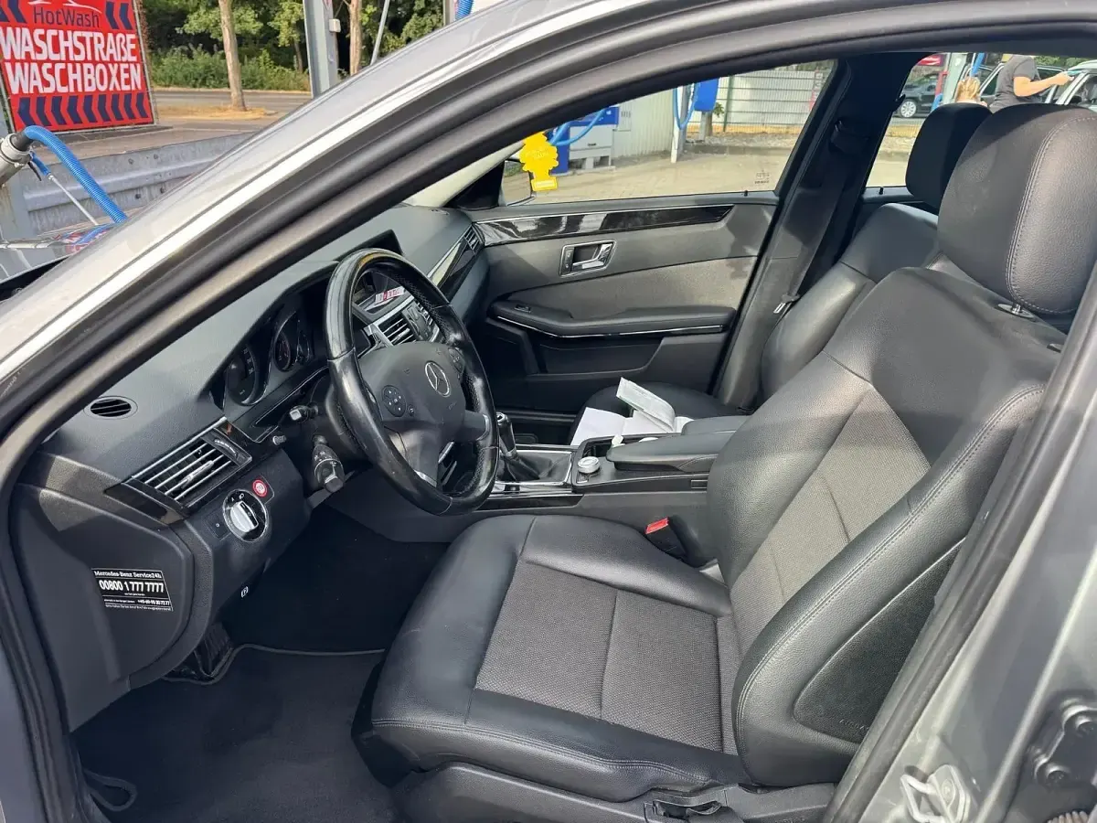 Gebraucht Mercedes E200 Avantgarde 136 PS (100 kW) 2010 Grau Limousine