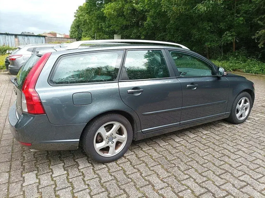 Gebraucht Volvo V50 150 PS (110 kW) 2012 Grau Kombi