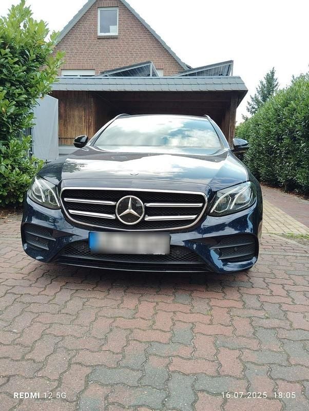 Gebraucht Mercedes E300 306 PS (225 kW) 2019 Blau Kombi