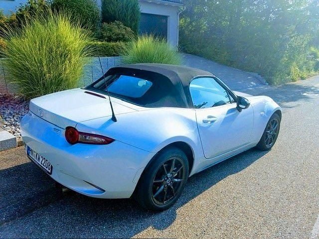 Gebraucht Mazda MX5 Exclusive-Line 132 PS (97 kW) 2015 Weiß Cabrio