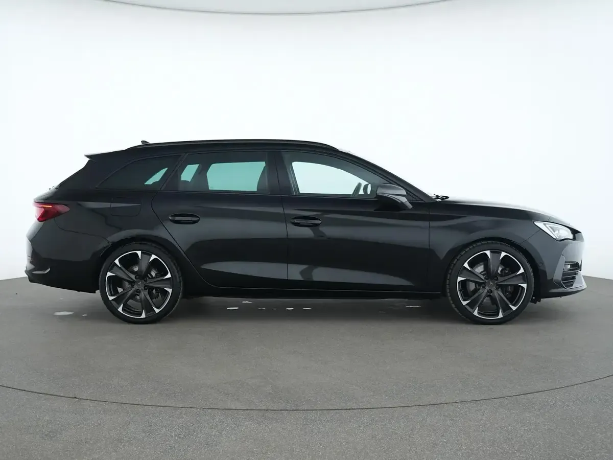 Gebraucht Cupra Leon VZ 310 PS (228 kW) 2022 Mitternachtsschwarz Limousine