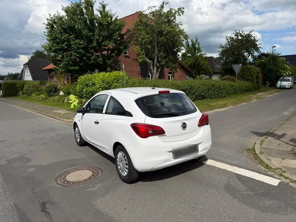 Gebraucht Opel Corsa Active 69 PS (50 kW) 2016 Weiß Kleinwagen