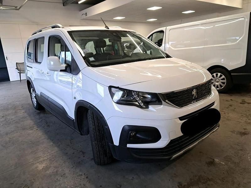Gebraucht Peugeot Rifter 131 PS (96 kW) 2020 Weiß Van / Kleinbus