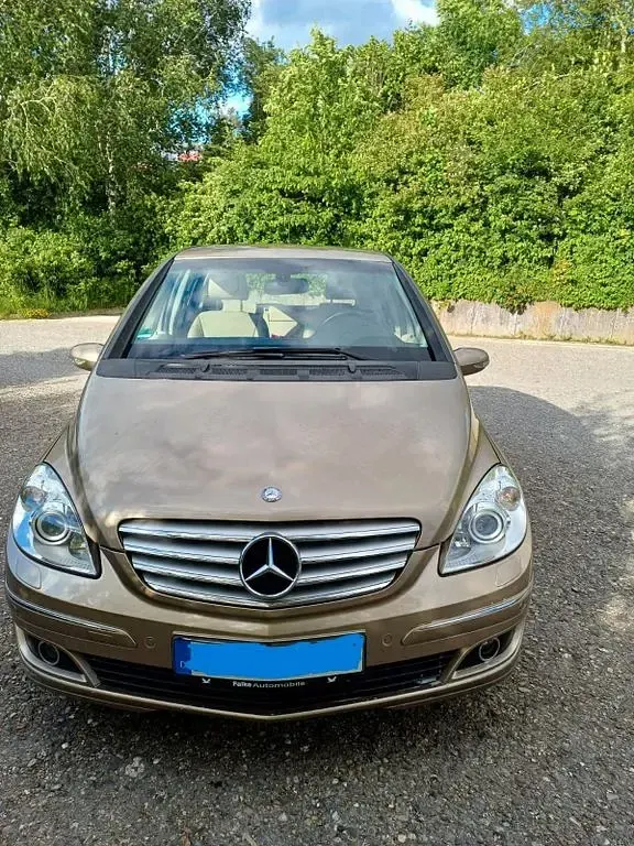 Gebraucht Mercedes B200 140 PS (102 kW) 2006 Gold Van / Kleinbus