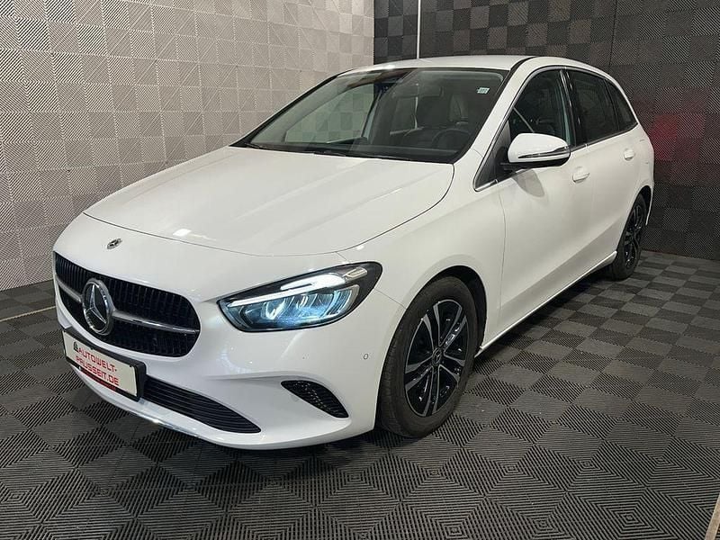 Gebraucht Mercedes B200 Progressive 150 PS (110 kW) 2023 Weiß Van / Kleinbus