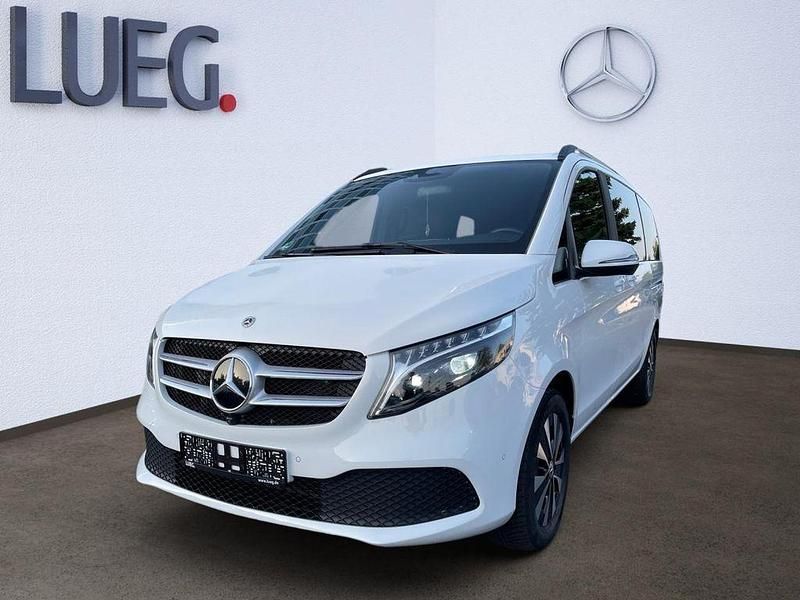 Bergkristallweiß metallic Gebraucht 2024 Mercedes V300 Van / Kleinbus | 74.230 € (Teuer) - Bild 1/4