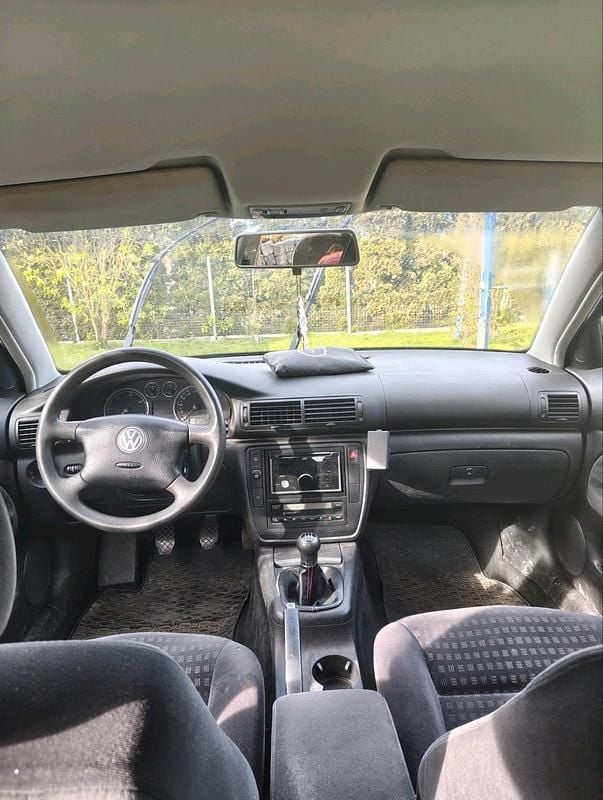 Usata VW Passat 131 CV (96 kW) 2003 Argento Station wagon