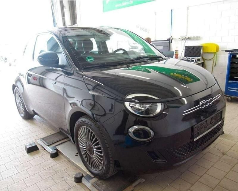 Onyx schwarz Gebraucht 2022 Fiat 500e Icon Kleinwagen | 17.999 € (Guter Preis) - Bild 1/3