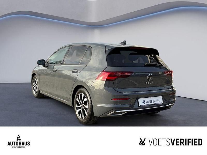 Gebraucht VW Golf VIII Active 150 PS (110 kW) 2022 Grau Limousine