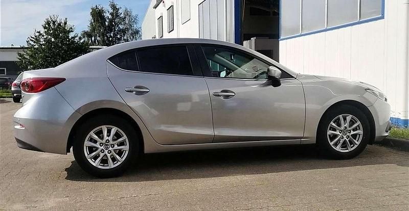 Gebraucht Mazda 3 Center-Line 120 PS (88 kW) 2015 Silber Limousine