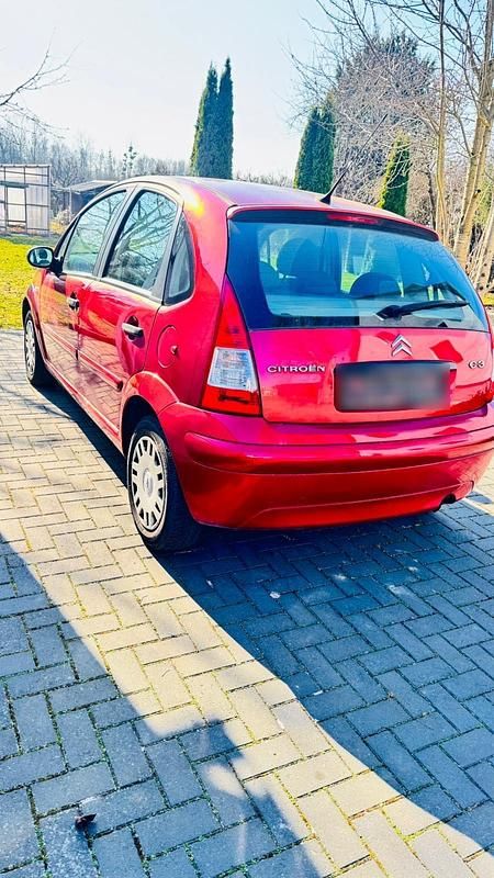 Gebraucht Citroën C3 60 PS (44 kW) 2008 Rot Limousine