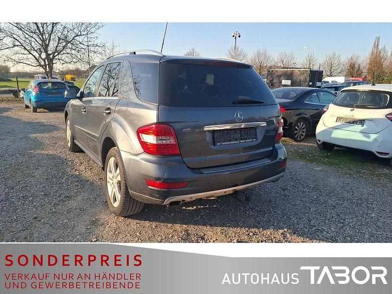 Gebraucht Mercedes ML300 204 PS (150 kW) 2011 Tenoritgrau SUV