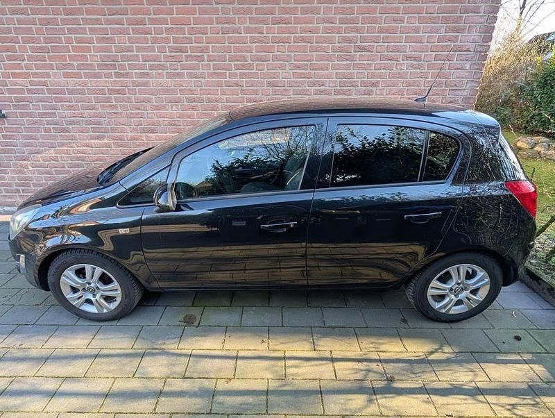 Gebraucht Opel Corsa Innovation 101 PS (74 kW) 2013 Schwarz Kleinwagen