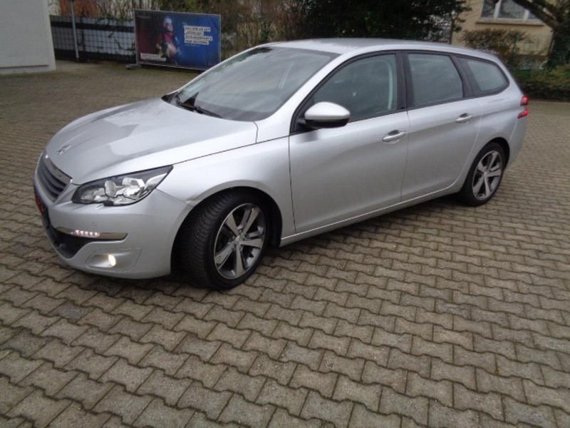 Gebraucht Peugeot 308 120 PS (88 kW) 2017 Silber Kombi