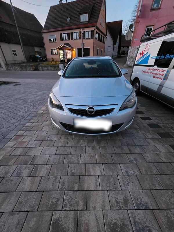 Usata Opel Astra 165 CV (121 kW) 2012 Grigio Station wagon