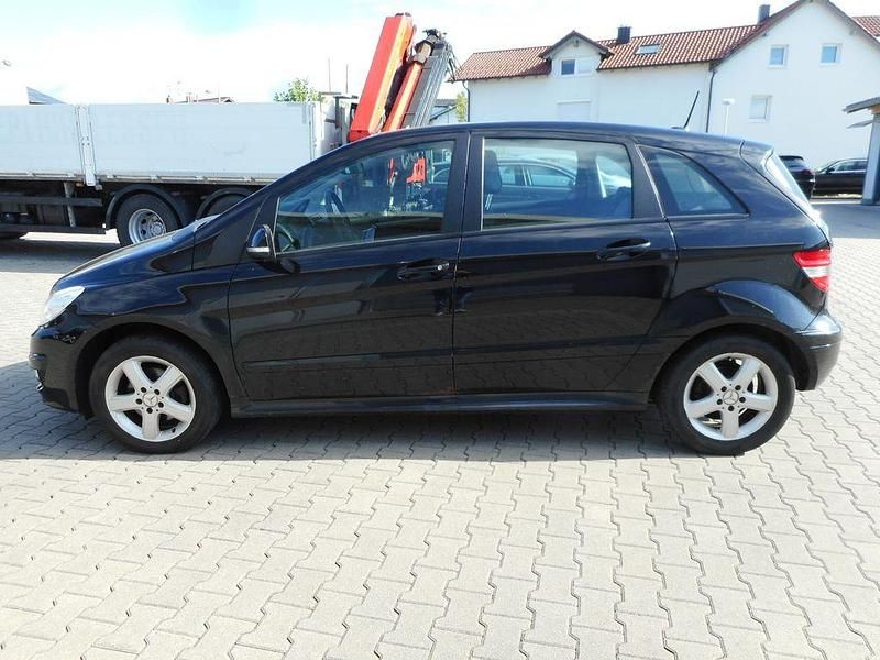 Gebraucht Mercedes B180 109 PS (80 kW) 2008 Schwarz Van / Kleinbus