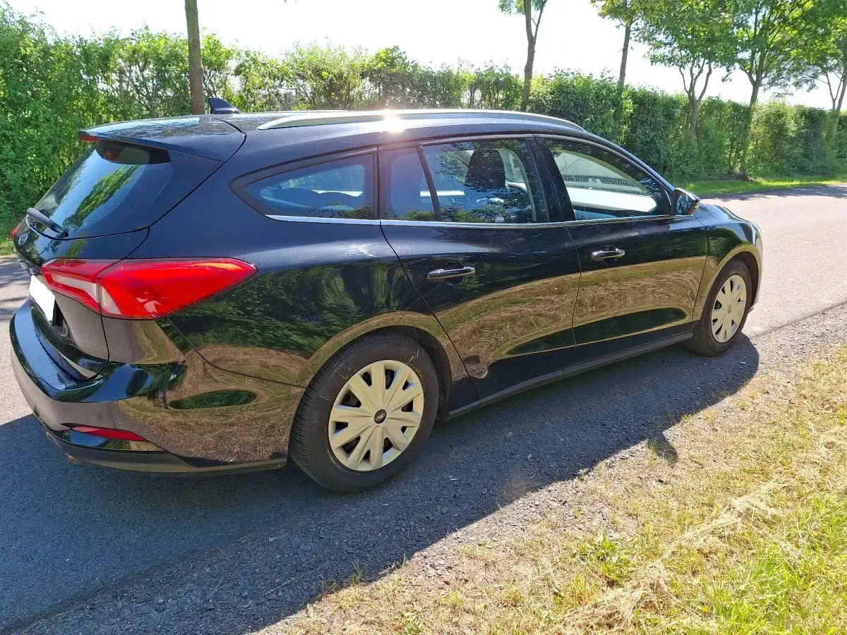 Gebraucht Ford Focus Active 125 PS (91 kW) 2019 Schwarz Kombi