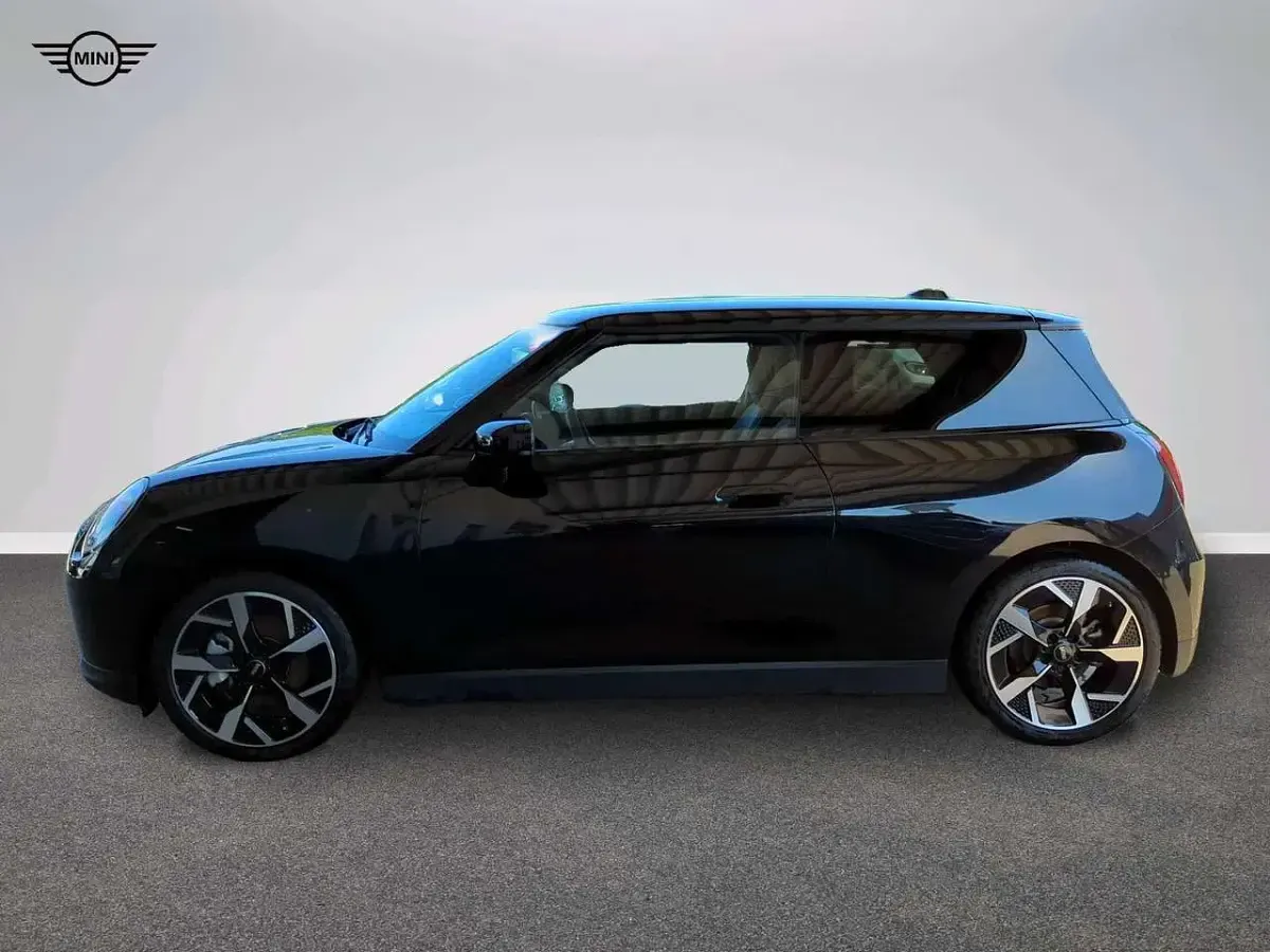 Gebraucht Mini Cooper SE Classic 160 kW (218 PS) 2025 Schwarz Kleinwagen