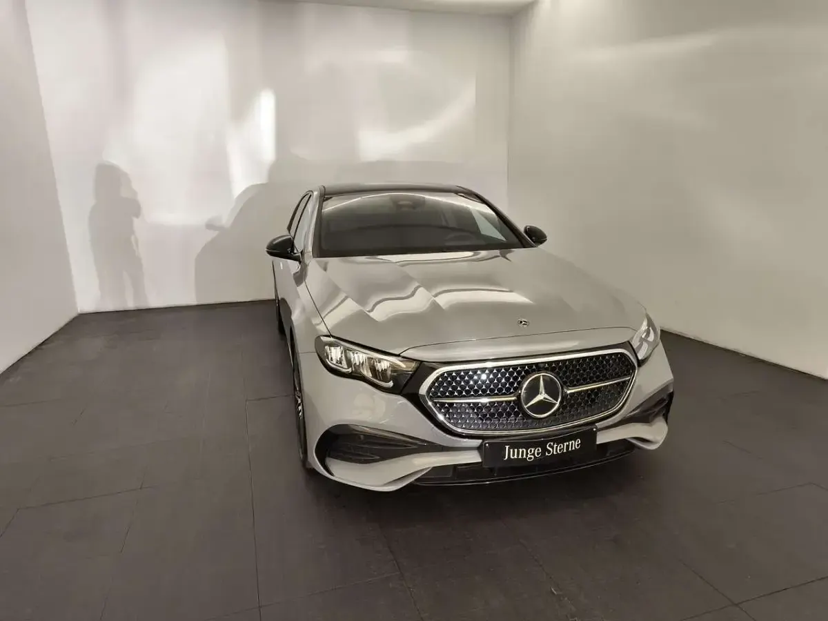 Używany Mercedes E220 Advanced 197 KM (144 kW) 2024 Szary Sedan/Limuzyna