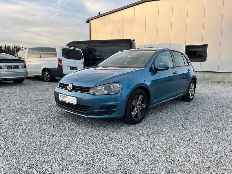 Blau Gebraucht 2012 VW Golf VII Comfortline Limousine | 5.799 € (Fairer Preis) - Bild 1/4