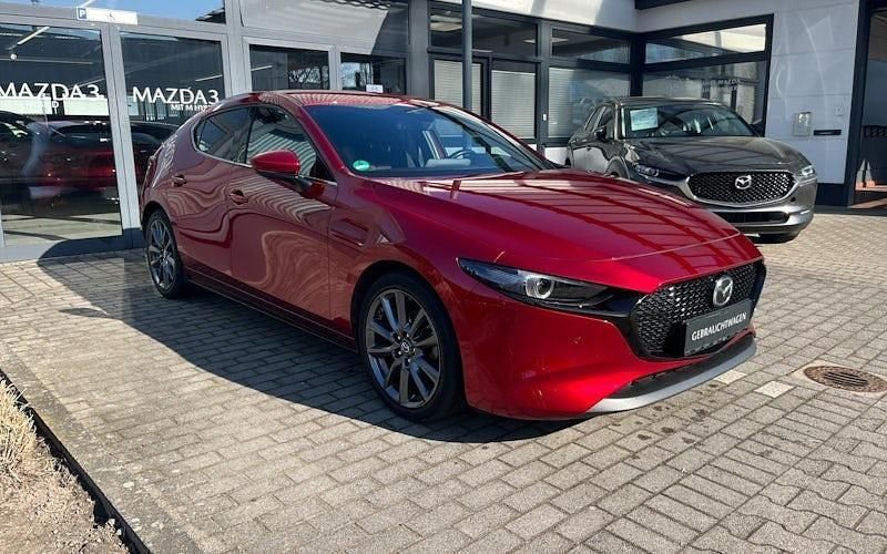 Gebraucht Mazda 3 Prime-Line 186 PS (136 kW) 2020 Rot Limousine