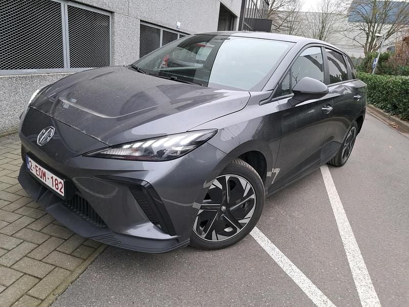 Gebraucht MG MG4 EV 150 kW (204 PS) 2023 Andes grey Kleinwagen