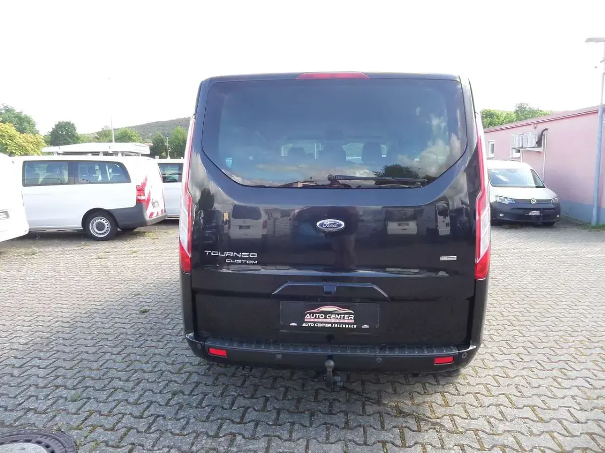 Gebraucht Ford Tourneo Limited 155 PS (114 kW) 2013 Pantherschwarz Van / Kleinbus