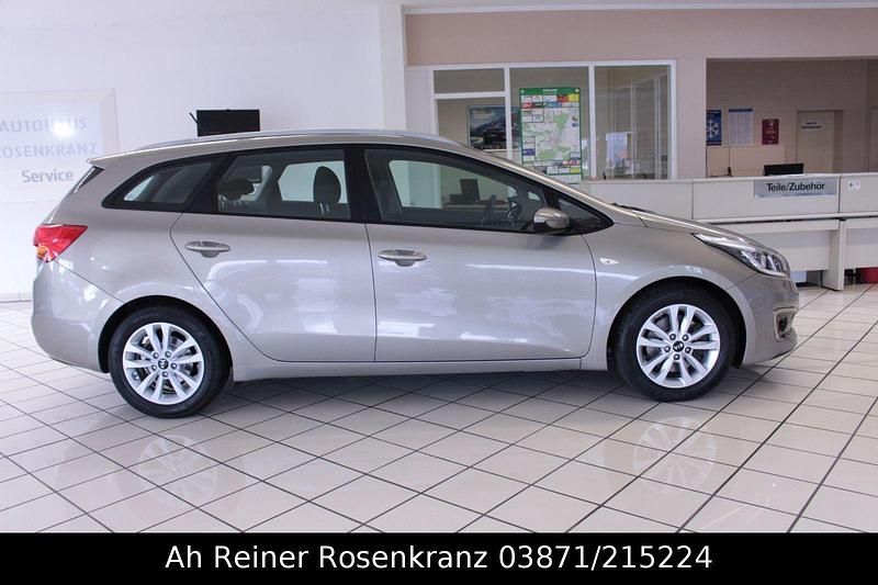 Gebraucht Kia Ceed Sportswagon 120 PS (88 kW) 2016 Silber Kombi
