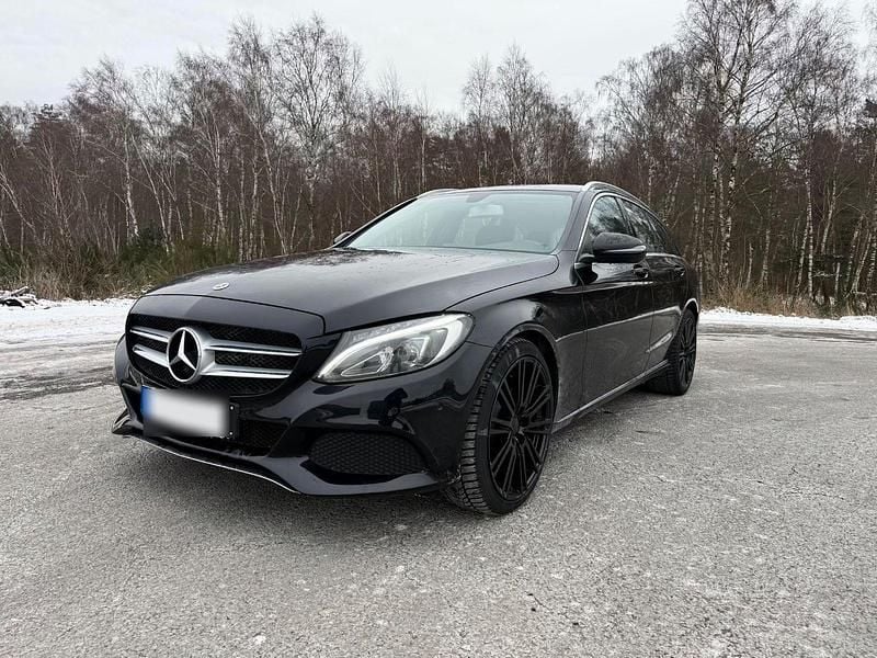 Schwarz Gebraucht 2018 Mercedes C220 Avantgarde Kombi | 19.500 € (Superpreis) - Bild 1/4