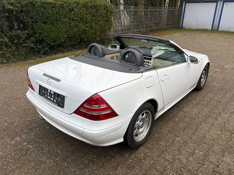 Gebraucht Mercedes SLK200 163 PS (119 kW) 2000 Weiß Cabrio