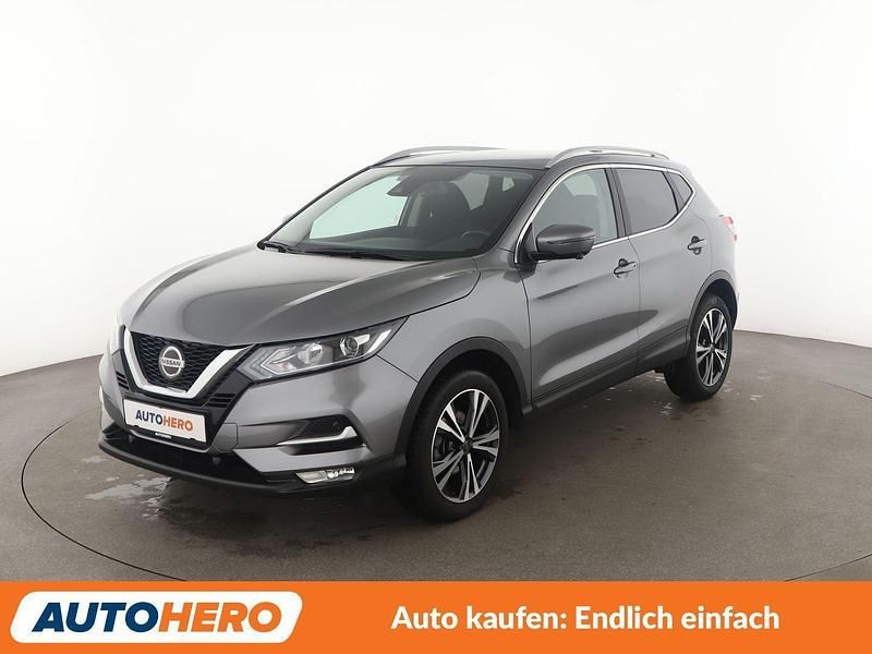 Grau Gebraucht 2018 Nissan Qashqai N-Connecta SUV | 15.350 € (Fairer Preis) - Bild 1/3