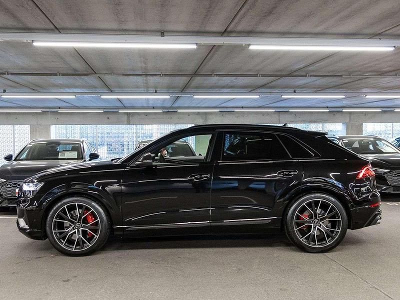 Gebraucht Audi SQ8 Competition 507 PS (372 kW) 2023 Mythosschwarz metallic SUV