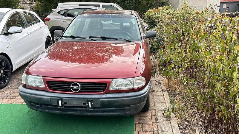 Gebraucht Opel Astra 75 PS (55 kW) 1995 Rot Kleinwagen