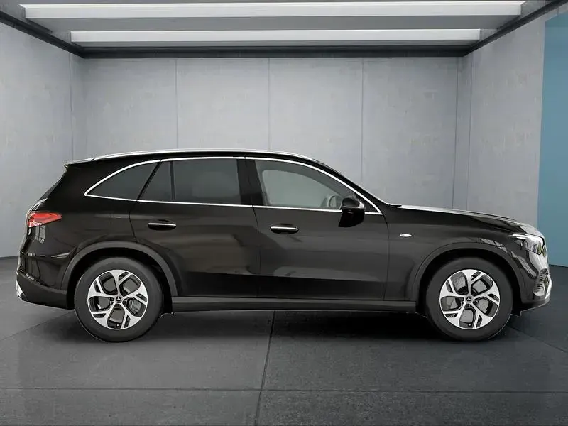Gebraucht Mercedes GLC300 197 PS (144 kW) 2025 Schwarz SUV