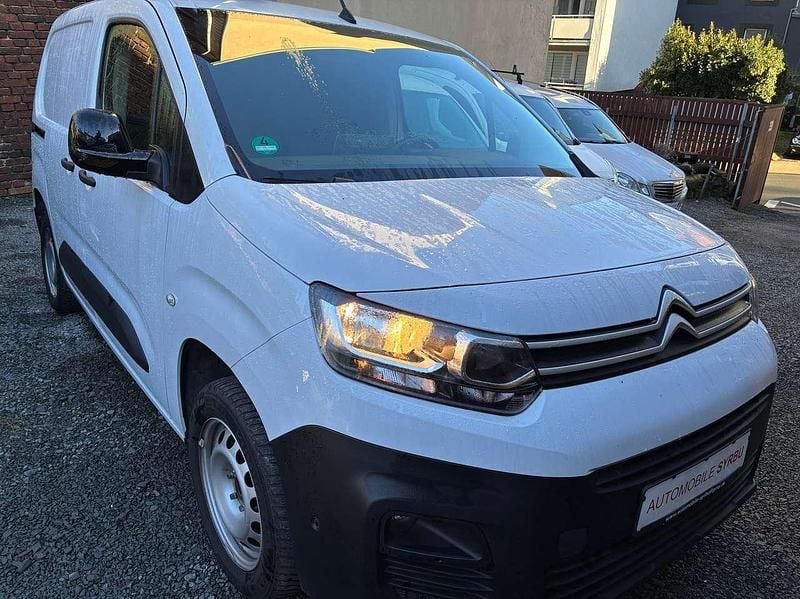 Weiß Gebraucht 2023 Citroën Berlingo Van / Kleinbus | 13.900 € (Superpreis) - Bild 1/4