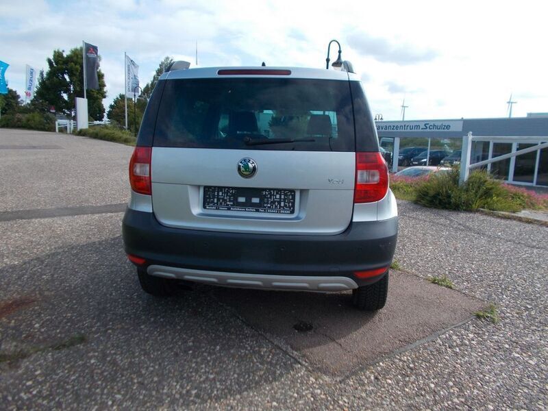 Gebraucht Skoda Yeti 105 PS (77 kW) 2011 Silber SUV