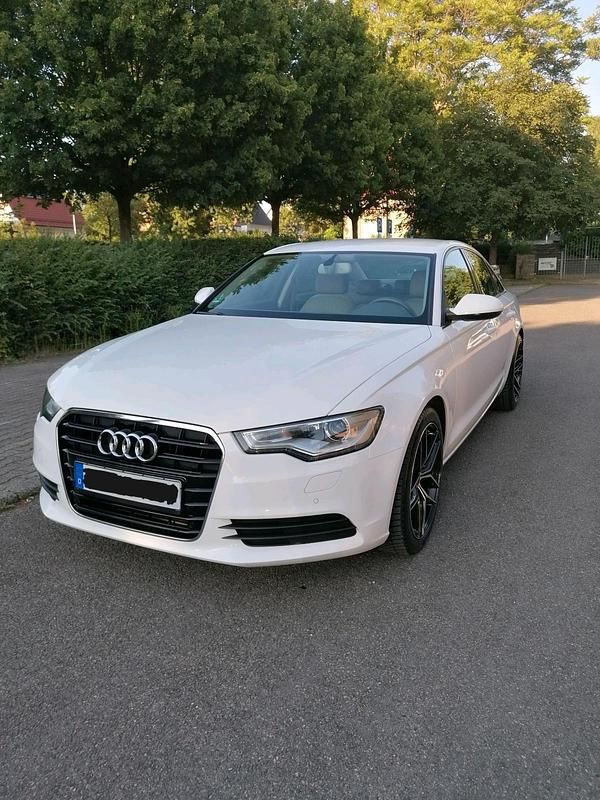 Weiß Gebraucht 2012 Audi A6 Limousine | 10.700 € (Guter Preis) - Bild 1/4