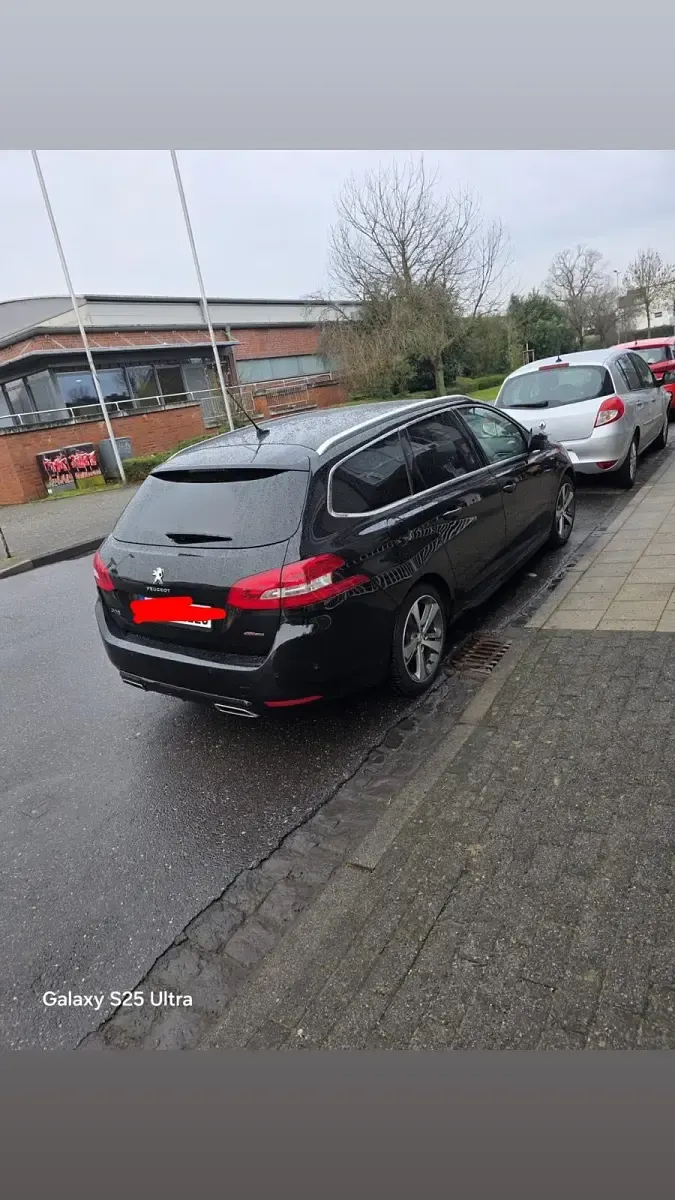 Gebraucht Peugeot 308 120 PS (88 kW) 2016 Schwarz Kombi