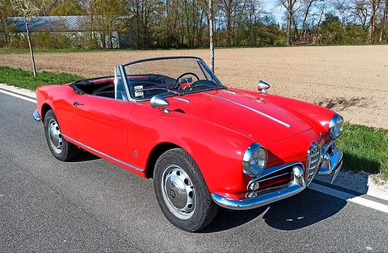 Rot Gebraucht 1961 Alfa Romeo Giulietta Cabrio | 56.000 € - Bild 1/4