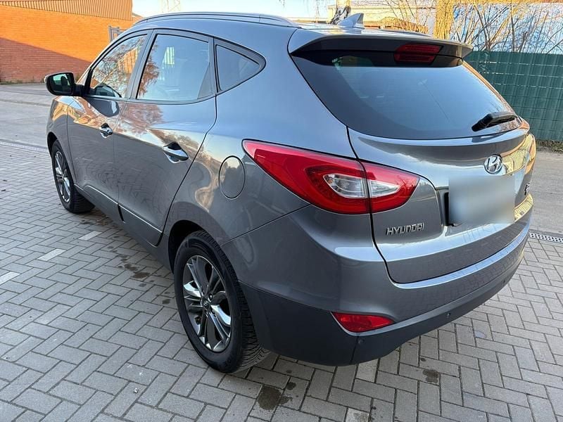 Gebraucht Hyundai Tucson 115 PS (84 kW) 2015 Grau SUV