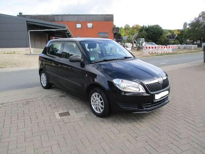 Schwarz Gebraucht 2012 Skoda Fabia Cool Edition Limousine | 3.450 € (Guter Preis) - Bild 1/4